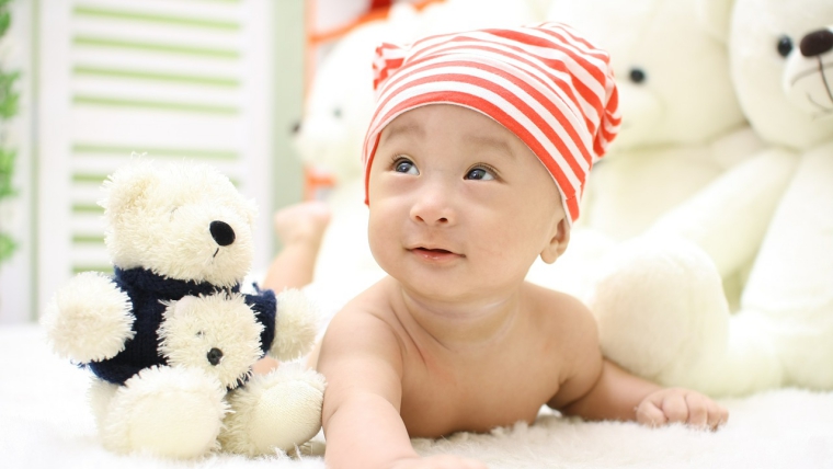 授乳中におならをする赤ちゃんは 多い くさい 泣くことについても 母乳育児